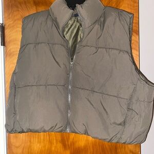 Women’s H&M puffer vest